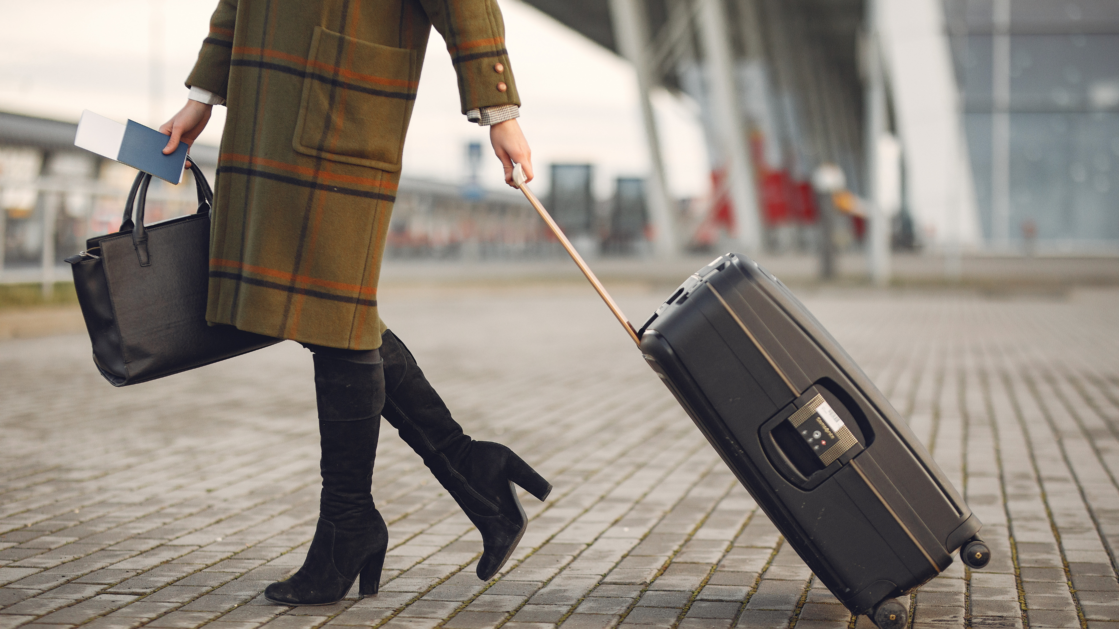 EU Works to Ban Airlines from Charging Extra for Hand Luggage