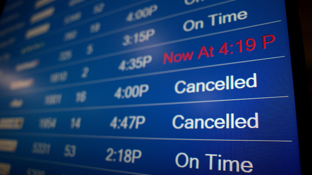 Airlines Divert and Cancel Flights Around the Middle East